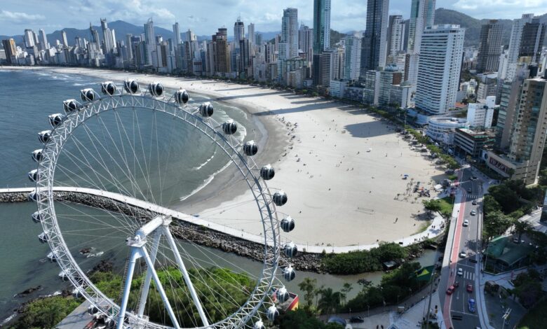 Balneário Camboriú tem fogos de Réveillon no último dia de novembro na Praia Central; entenda