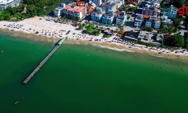 Adolescente pula de trapiche para o mar e desaparece em praia de Florianópolis