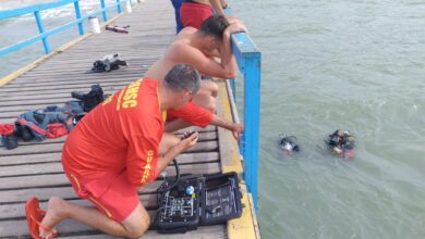 Corpo de adolescente que pulou de trapiche e desapareceu em praia de Florianópolis é encontrado