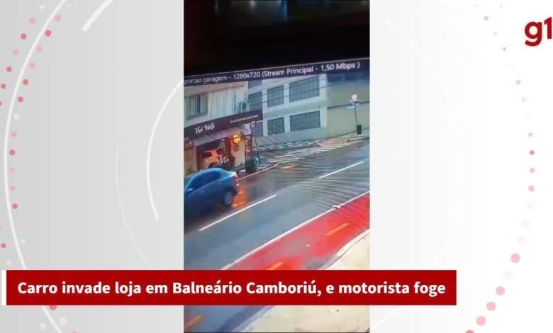 VÍDEO: Carro invade loja de massas e vinhos em Balneário Camboriú, motorista dá ré e foge