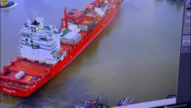 VÍDEO: cabos de navio se rompem no Porto de Itajaí e embarcação fica à deriva: 'perigo iminente'