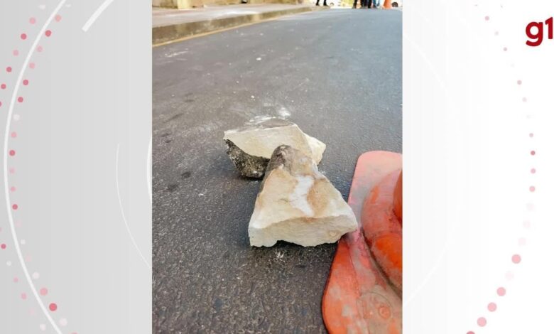 Após queda de pedra, catedral centenária recebe tapume para evitar novos desprendimentos