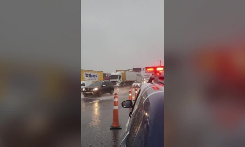 Em situação de emergência, Florianópolis amanhece com chuva, novos alagamentos e vias fechadas