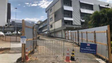 Estacionamento em frente ao Hospital São José segue em obras