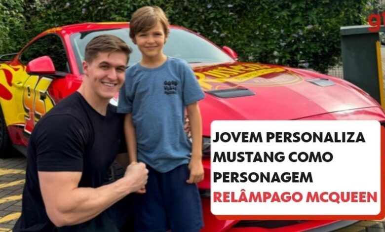 Jovem personaliza Mustang como personagem do filme 'Carros' e surpreende irmão em SC; VÍDEO