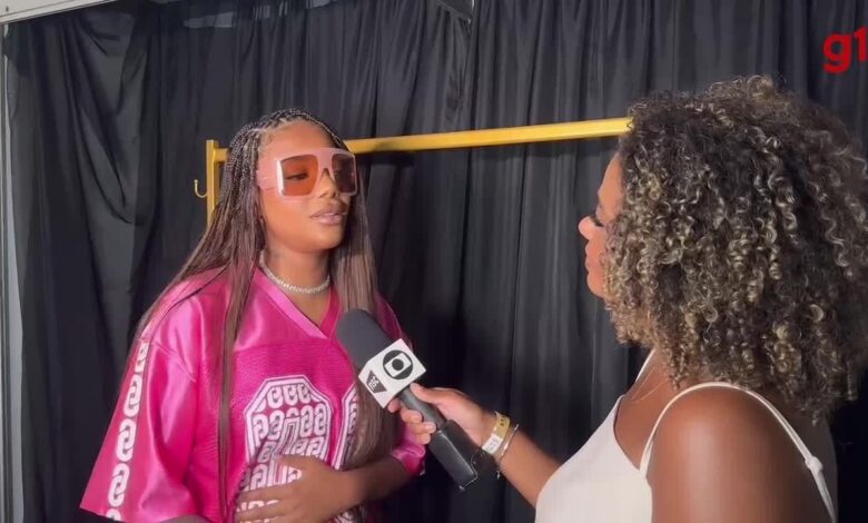 Ludmilla canta debaixo de chuva forte para 15 mil pessoas em Florianópolis