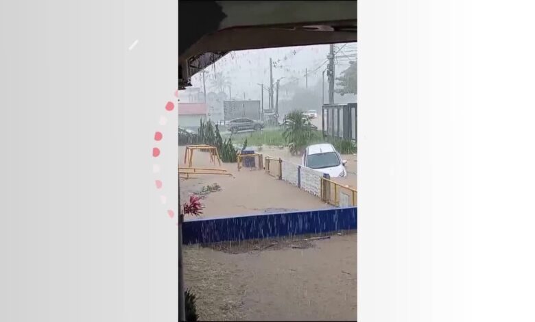 Quartel dos bombeiros desaba em Governador Celso Ramos, e cidade decreta emergência pelas chuvas; VÍDEO