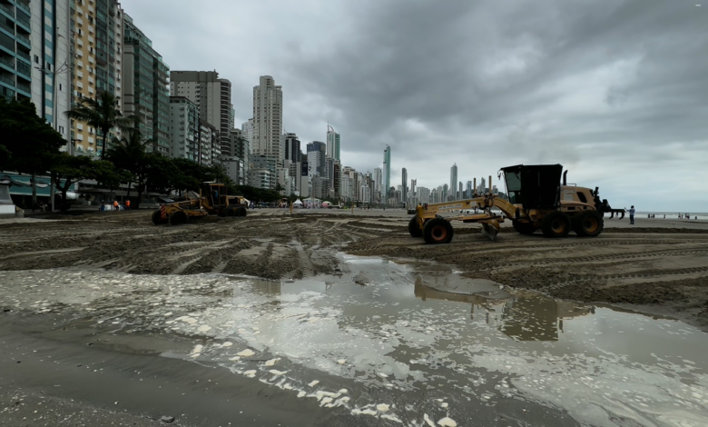 Relatório semanal de balneabilidade das praias de SC é adiado após chuva causar estragos e morte