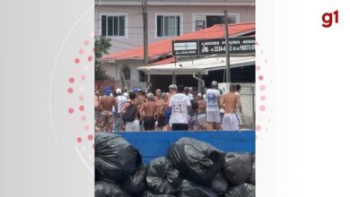 Torcedores brigam fora do estádio antes de jogo entre Avaí e Figueirense em Florianópolis